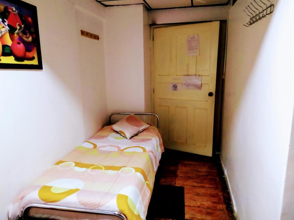 Hostal Latitud Ecuem Quito Exterior foto
