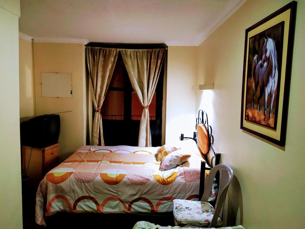 Hostal Latitud Ecuem Quito Exterior foto